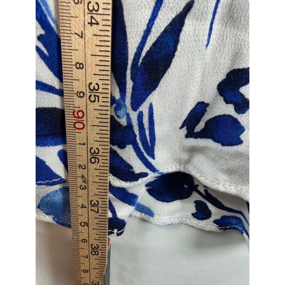 Banana Republic Blue White Floral Wrap Dress Short Sleeve Smocked V-Neck Size 2 - Picture 4 of 7